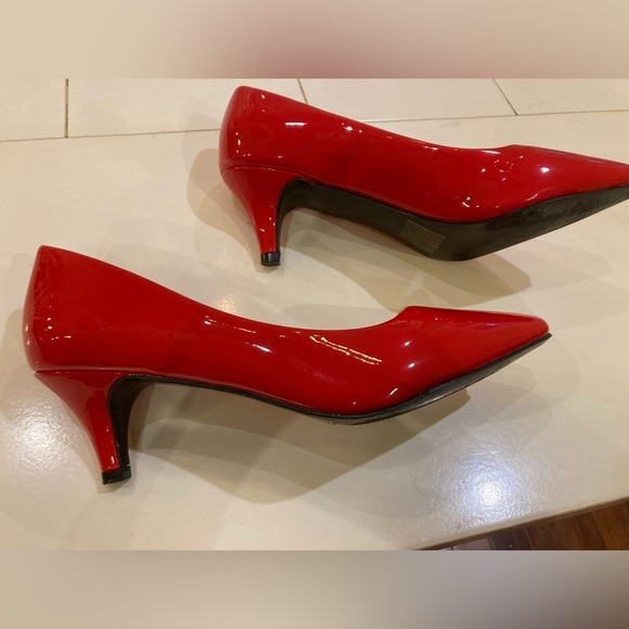 Red, Patent Leather Pumps - Picture 3 of 7